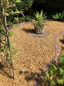 Gravel / Low Maintenance