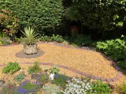 Gravel / Low Maintenance